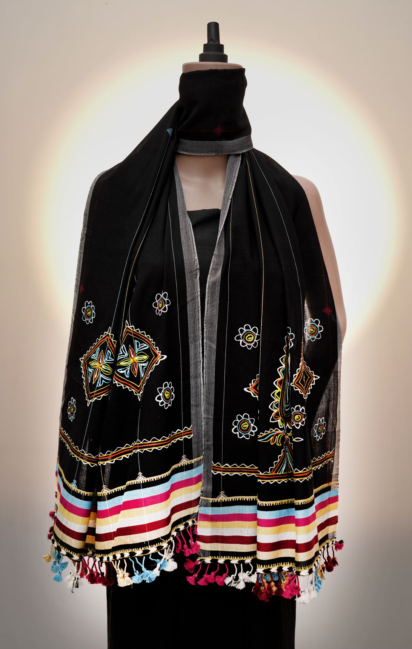 Night Bloom Weave | Premium Rogan Art Woolen Stall