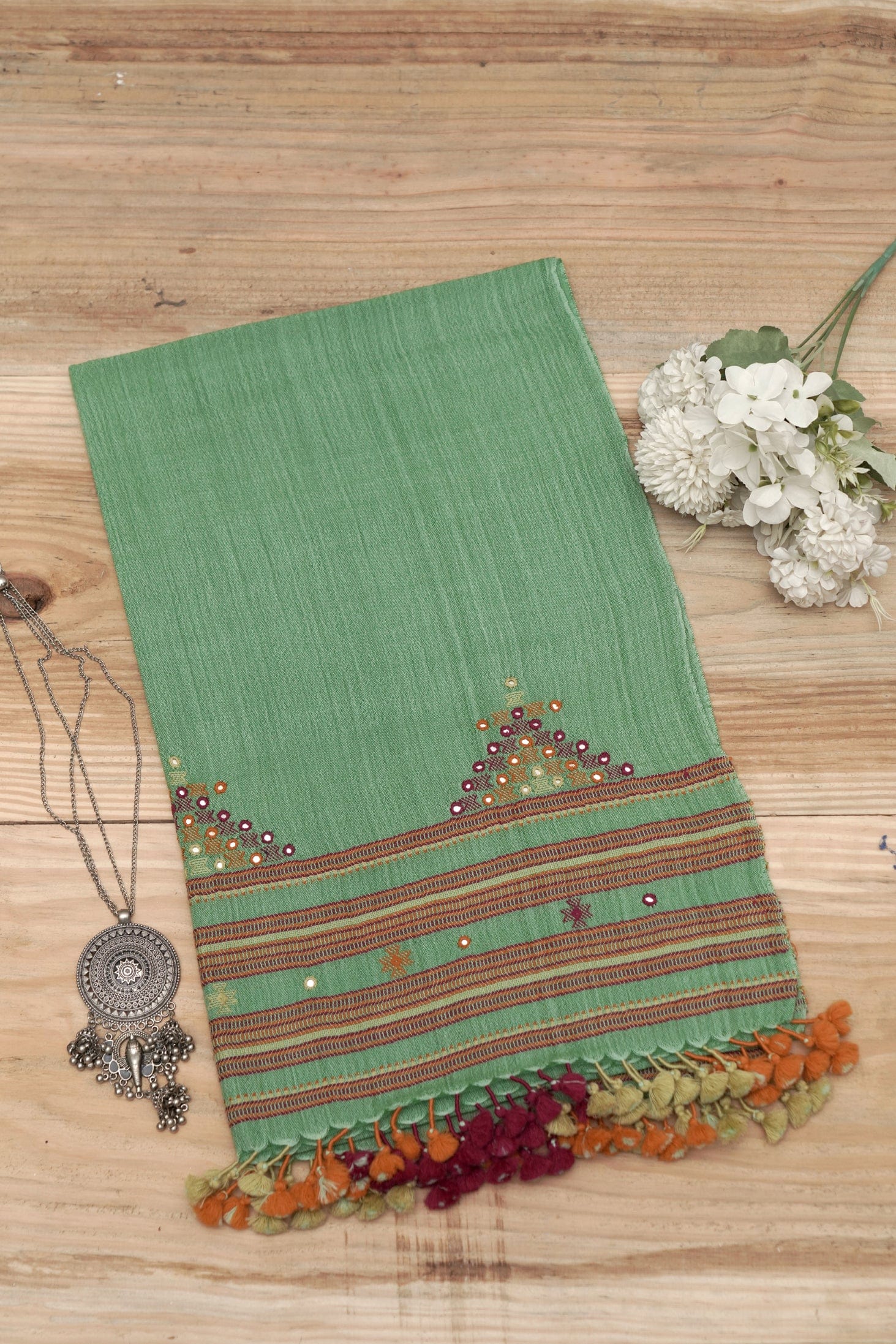 Spark of Verdant | Handwoven Kutch Wool Mirrorwork Stall