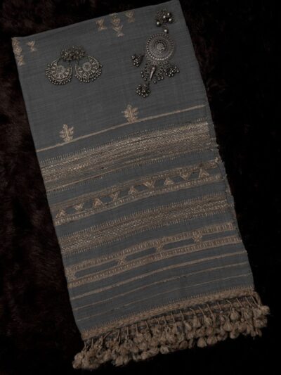 Whispers of Slate | Handwoven Kutch Wool Stall